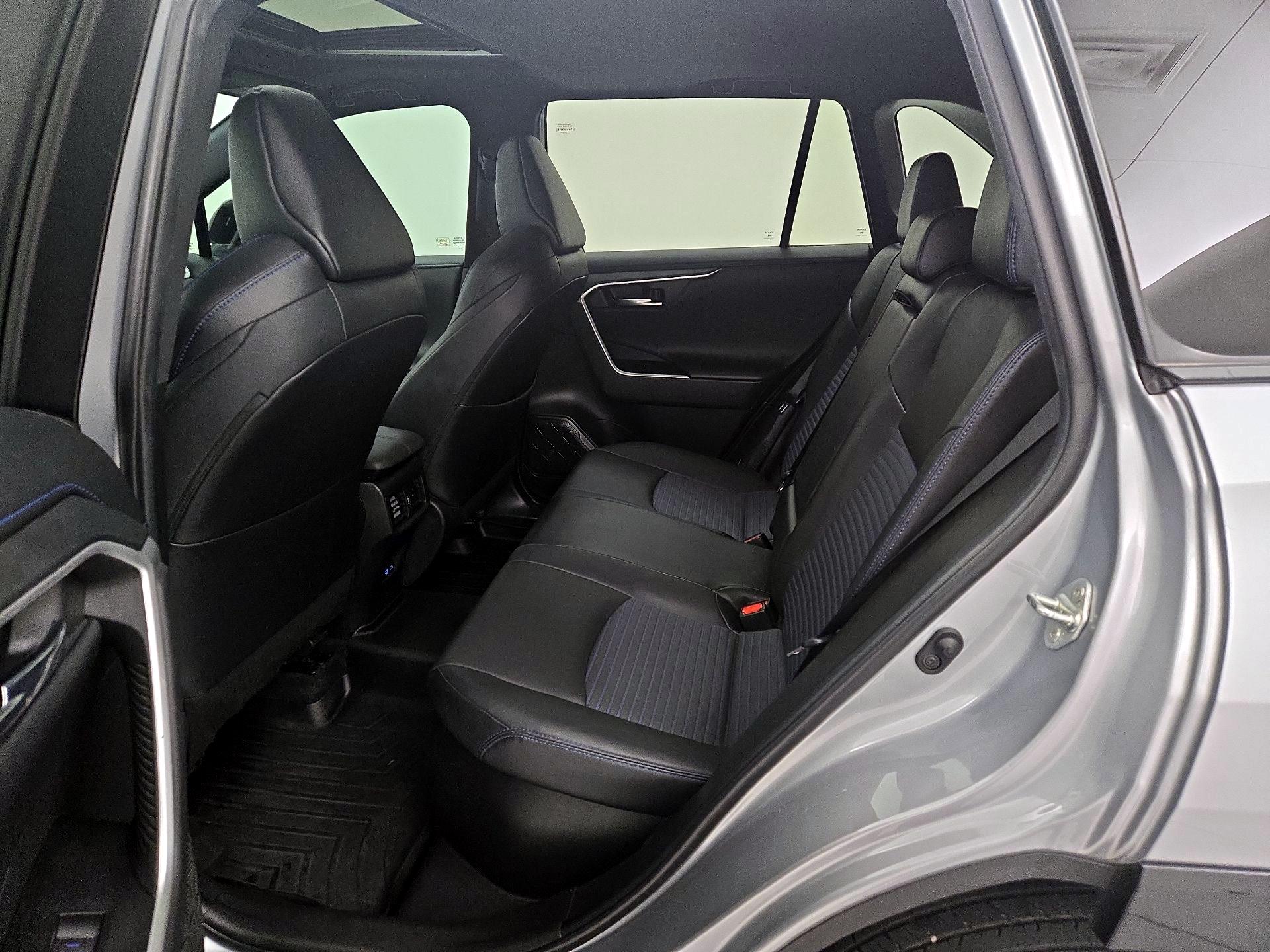 Thumbnail: 2022 Toyota RAV4 - 20