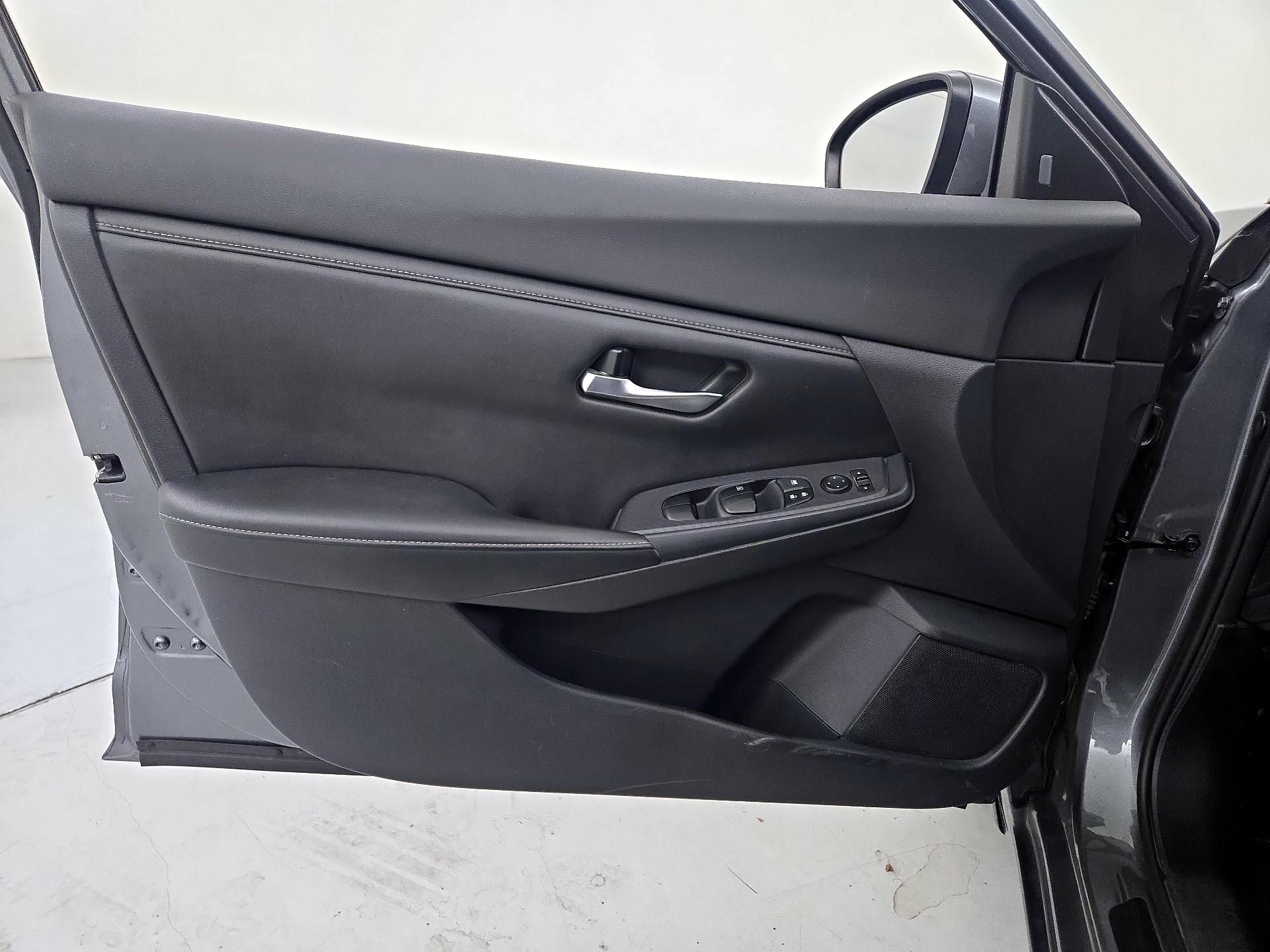 Thumbnail: 2021 Nissan Sentra - 12