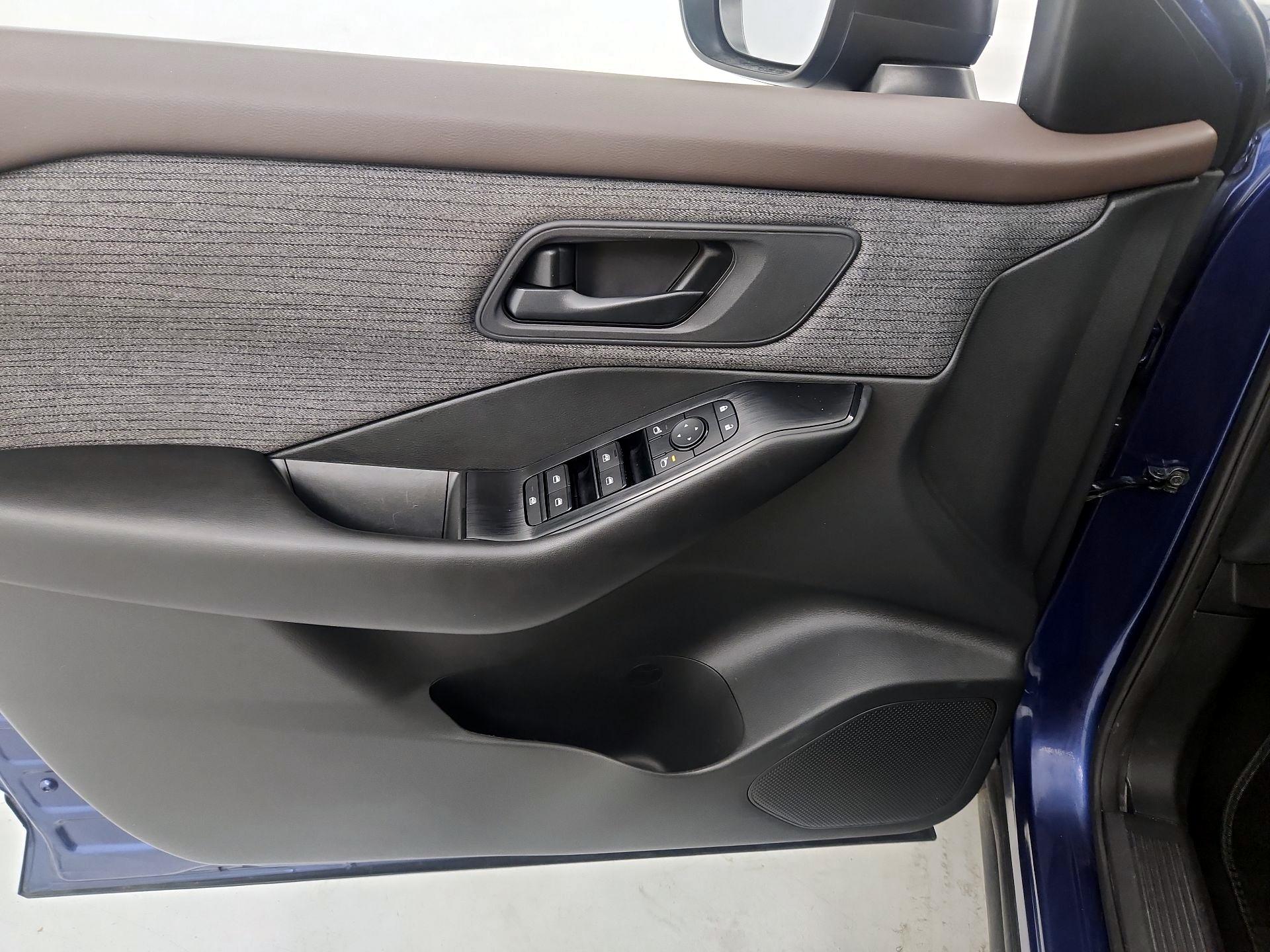 Thumbnail: 2023 Nissan Rogue - 12