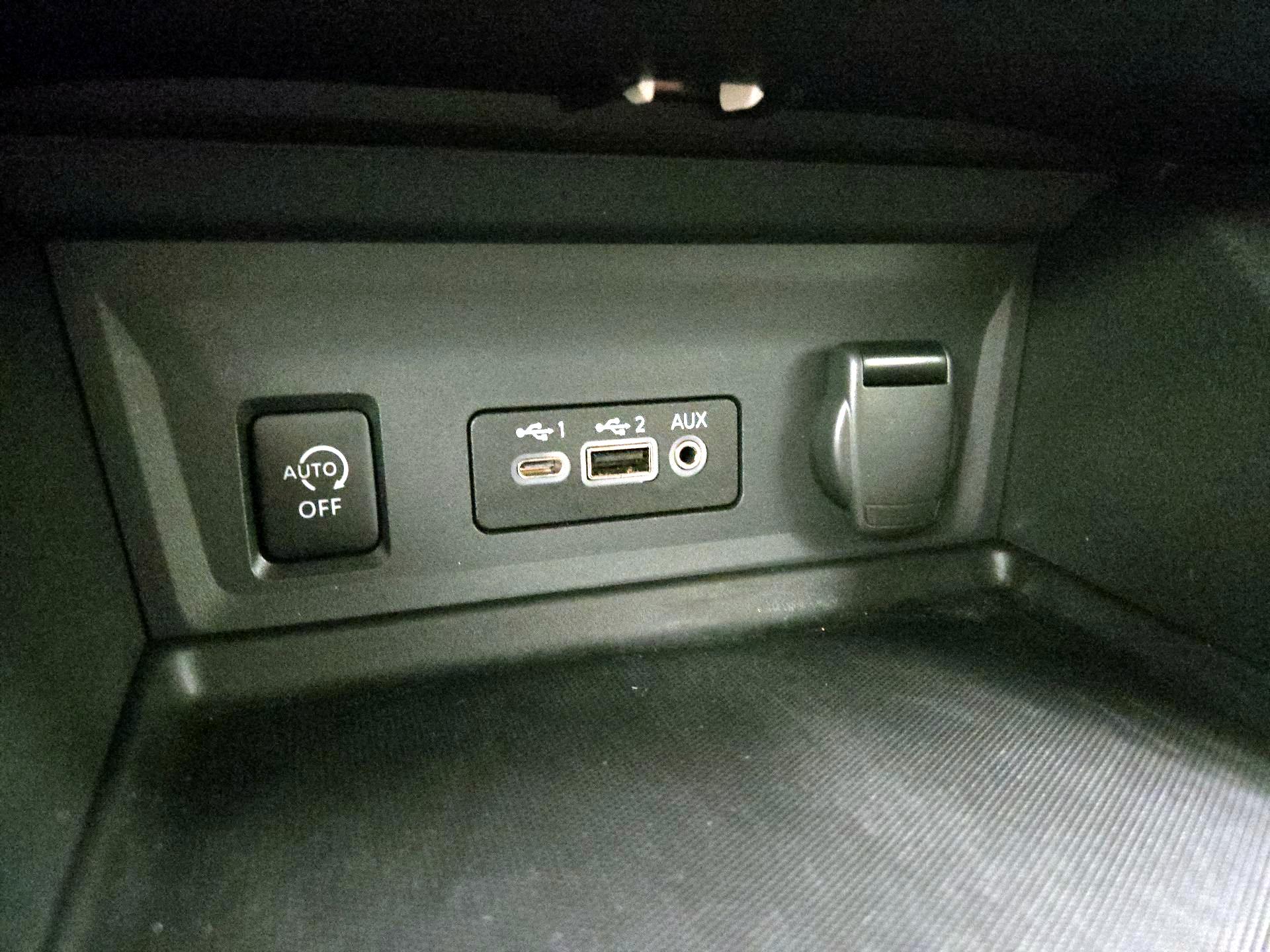 Thumbnail: 2025 Nissan Sentra - 18