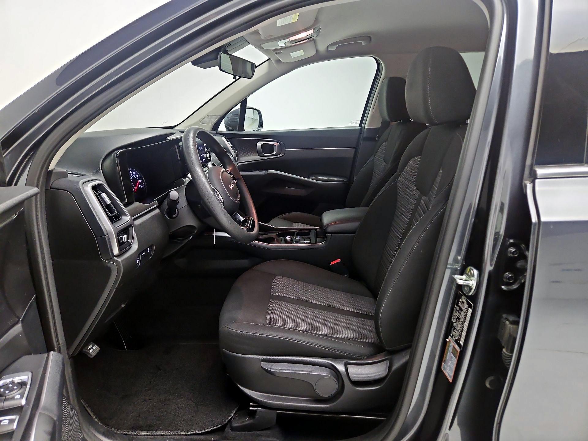 Thumbnail: 2023 Kia Sorento - 11