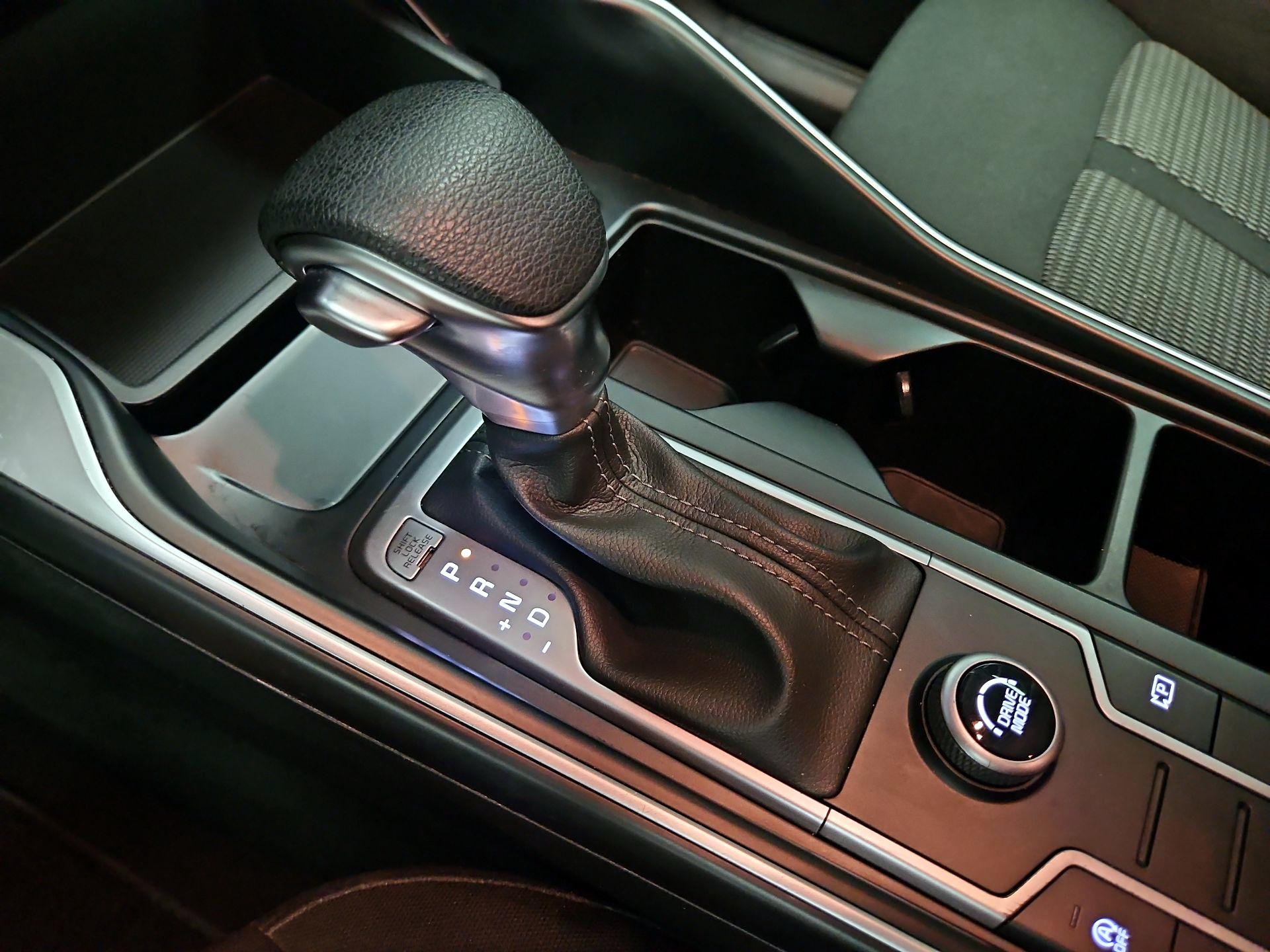 Thumbnail: 2023 Kia Sorento - 16