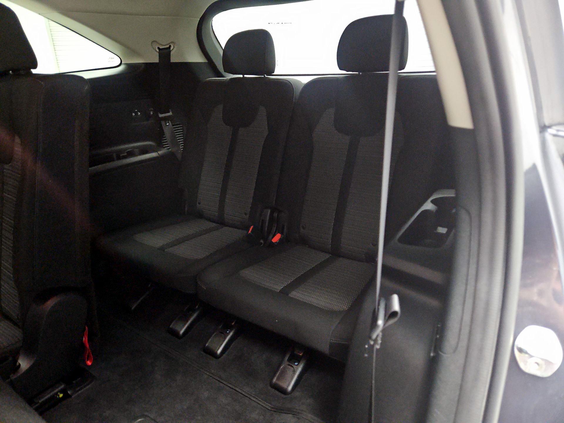 Thumbnail: 2023 Kia Sorento - 19