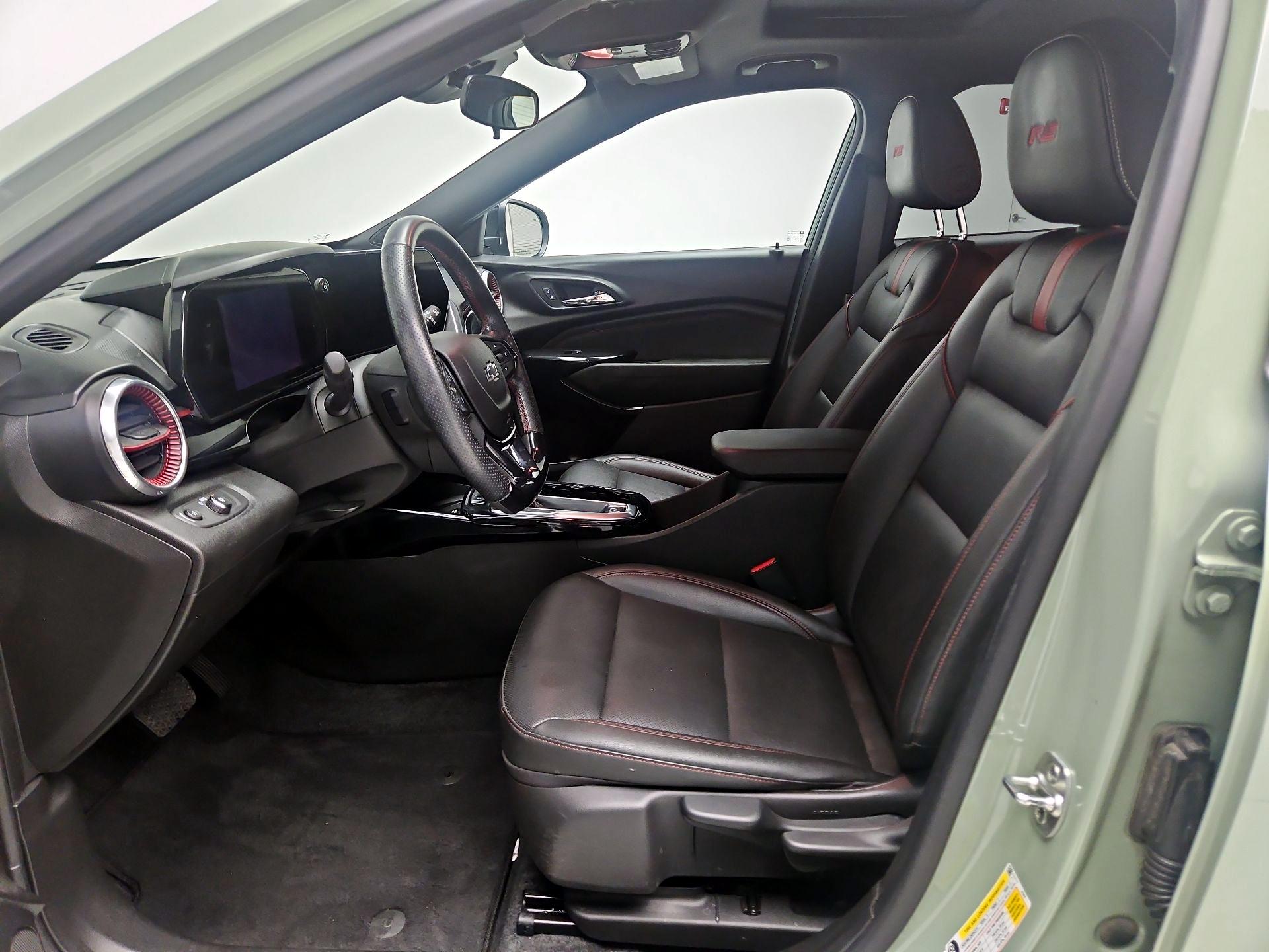 Thumbnail: 2024 Chevrolet Trax - 11