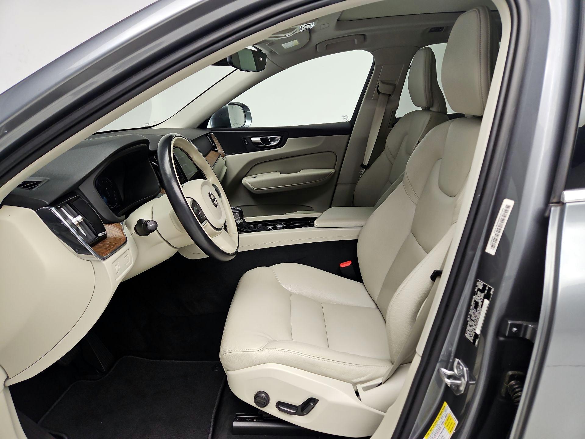 Thumbnail: 2021 Volvo XC60 - 11