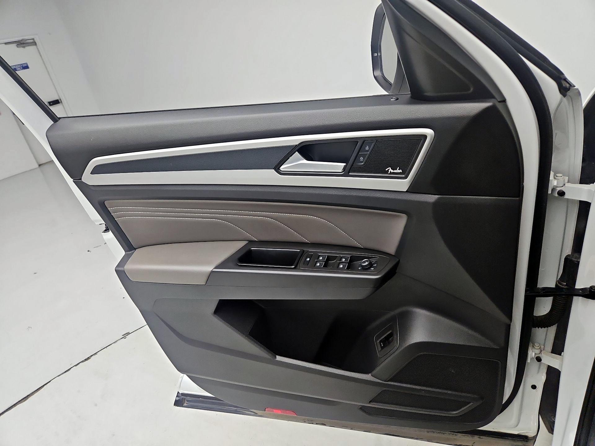 Thumbnail: 2023 Volkswagen Atlas - 12