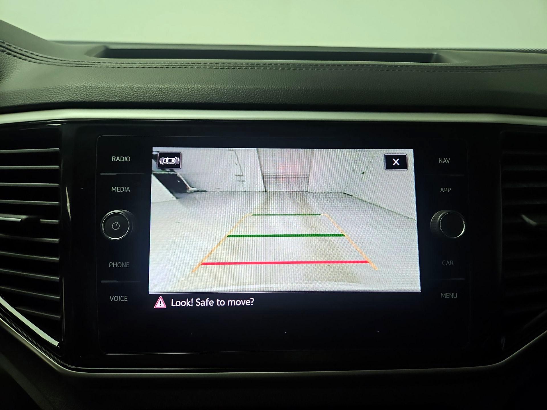 Thumbnail: 2023 Volkswagen Atlas - 14