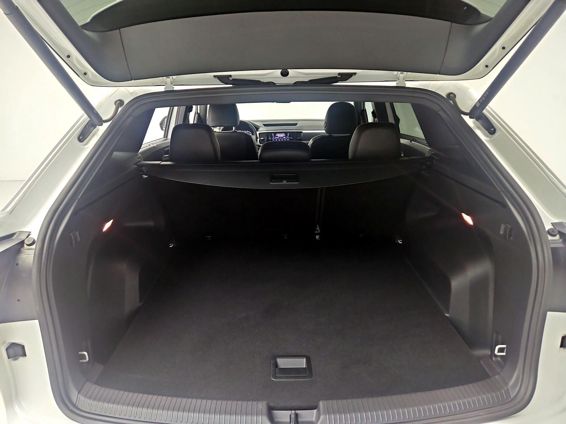 Thumbnail: 2023 Volkswagen Atlas - 20