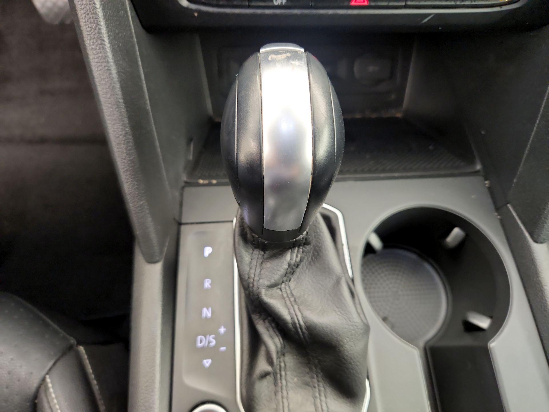 Thumbnail: 2021 Volkswagen Atlas - 17