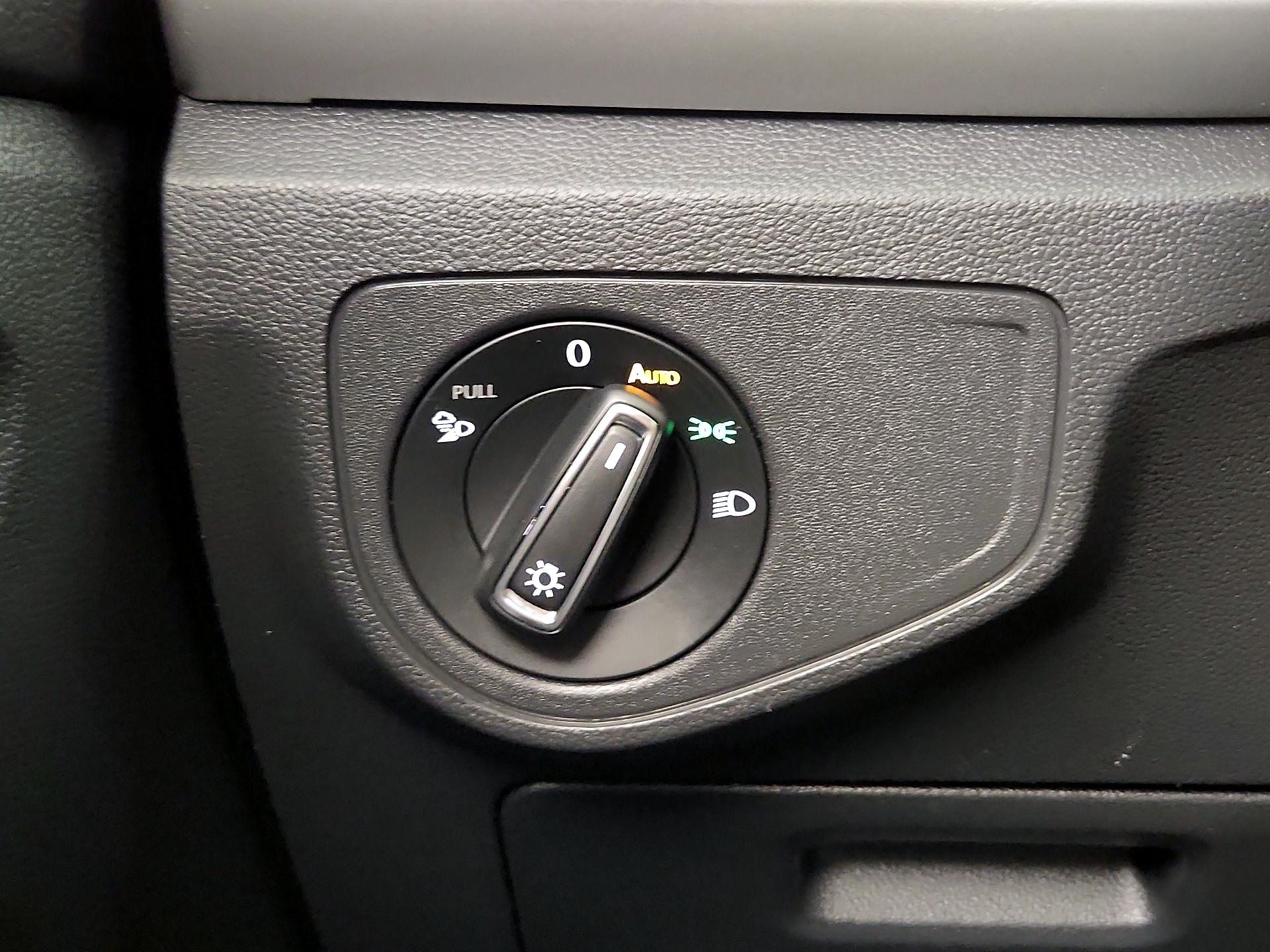 Thumbnail: 2021 Volkswagen Atlas - 13