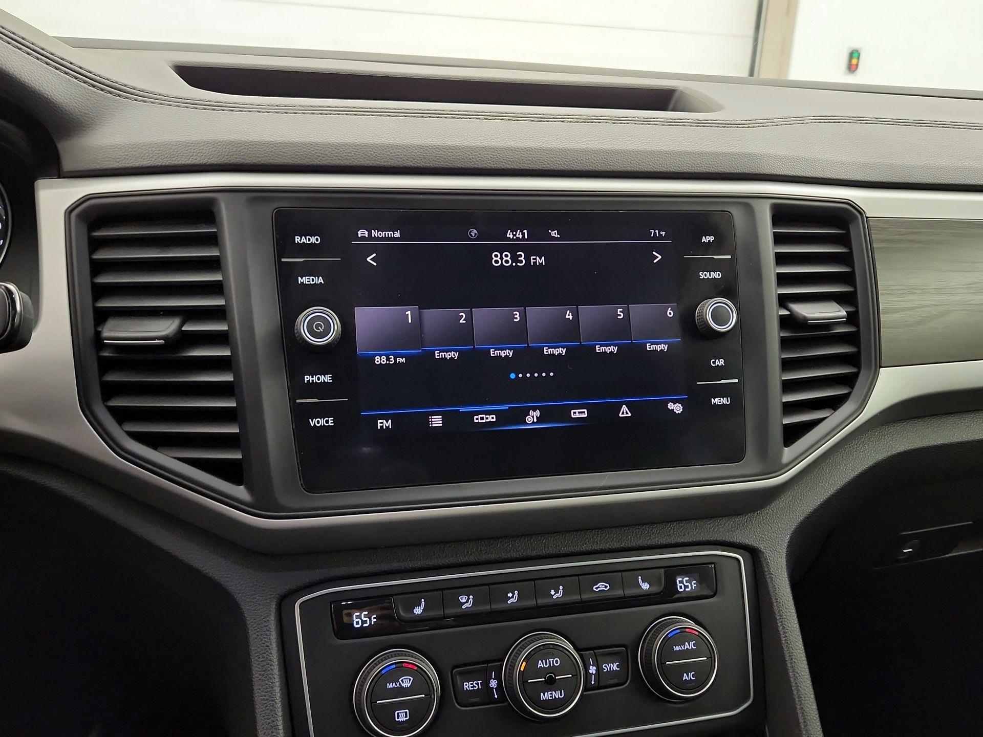 Thumbnail: 2021 Volkswagen Atlas - 15