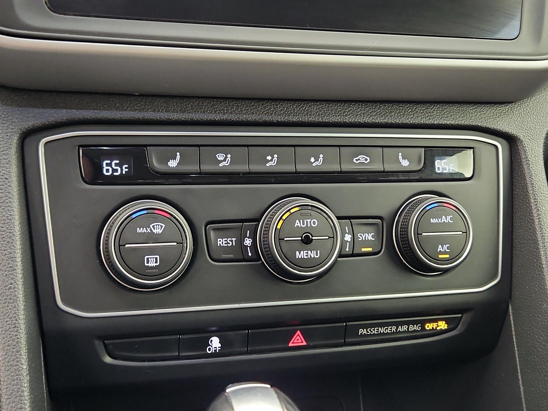 Thumbnail: 2021 Volkswagen Atlas - 16