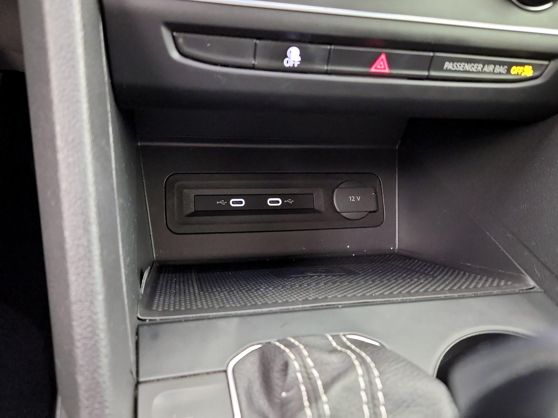 Thumbnail: 2021 Volkswagen Atlas - 18