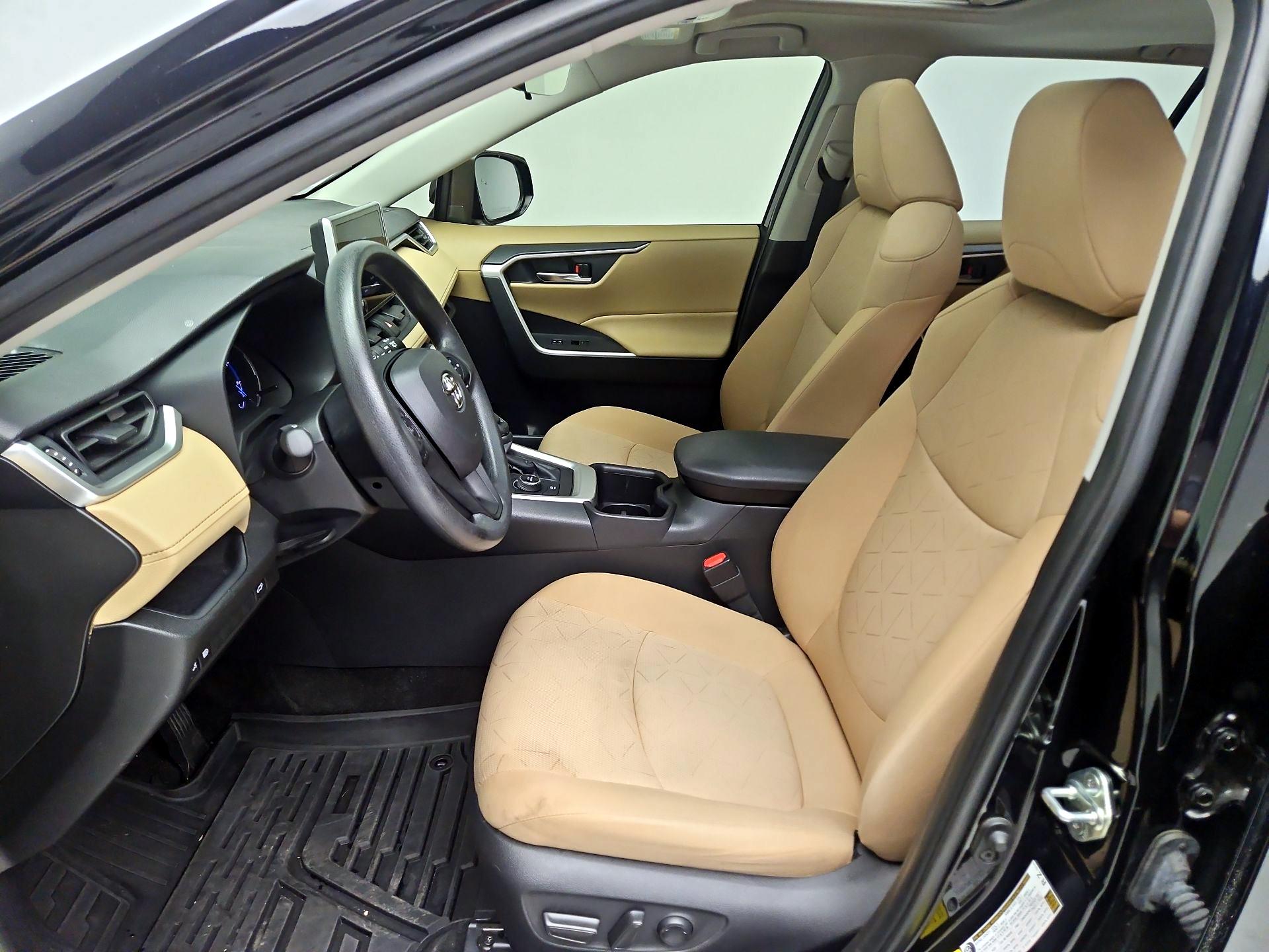 Thumbnail: 2023 Toyota RAV4 - 11