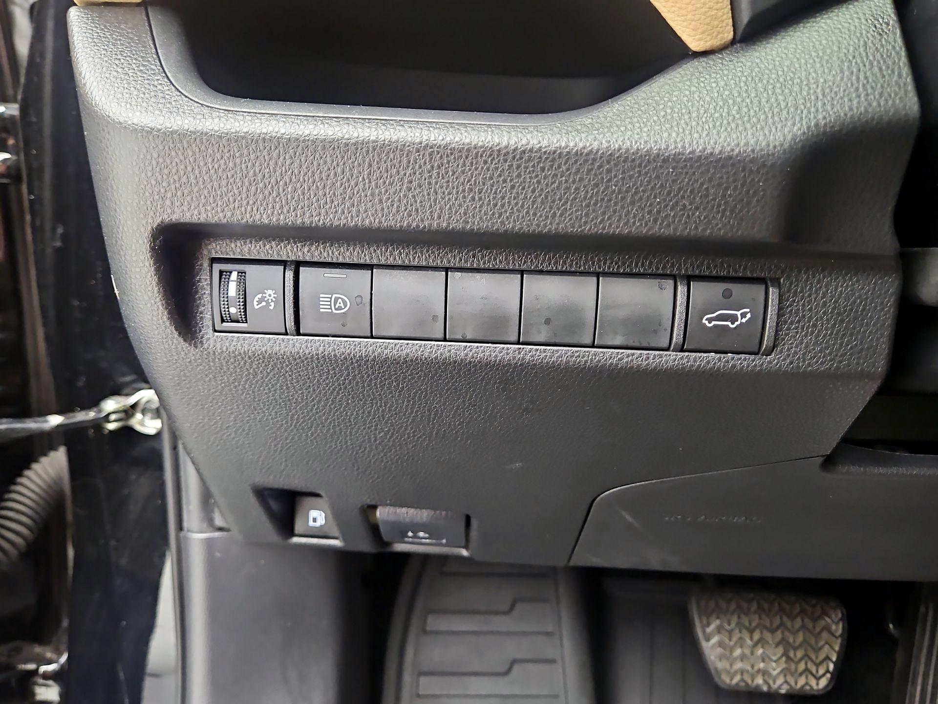 Thumbnail: 2023 Toyota RAV4 - 13