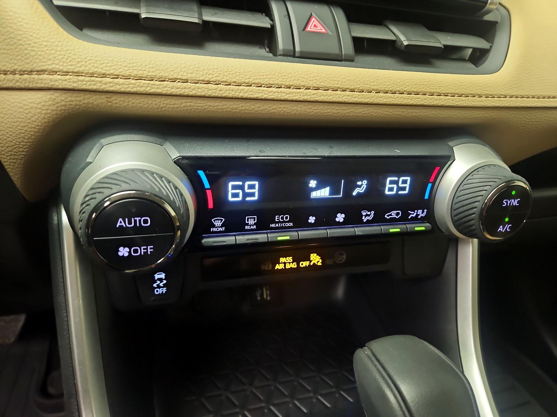 Thumbnail: 2023 Toyota RAV4 - 16