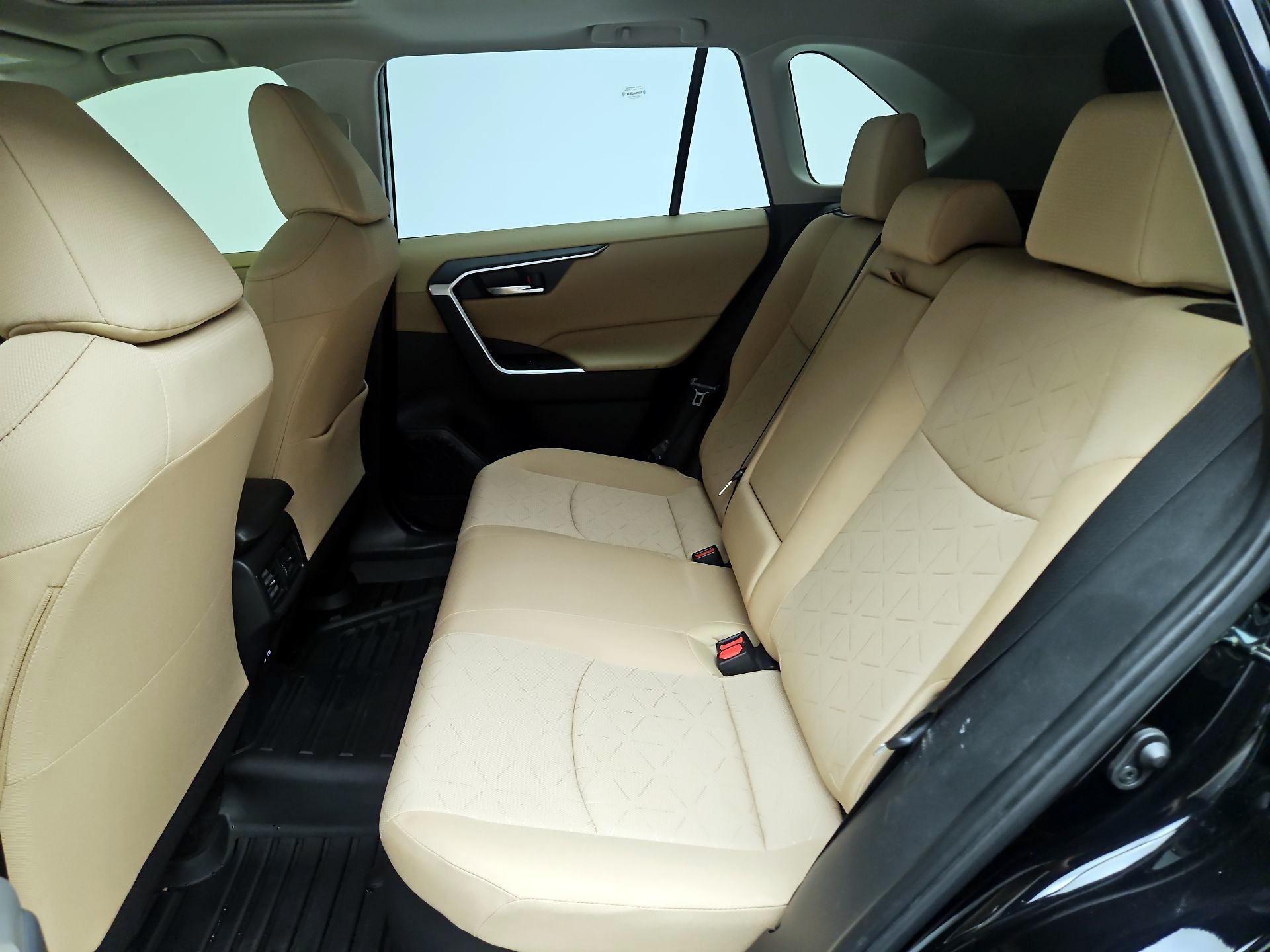 Thumbnail: 2023 Toyota RAV4 - 20