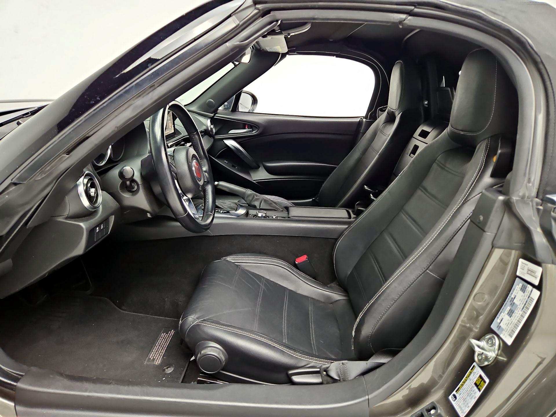 Thumbnail: 2017 Fiat 124 Spider - 11