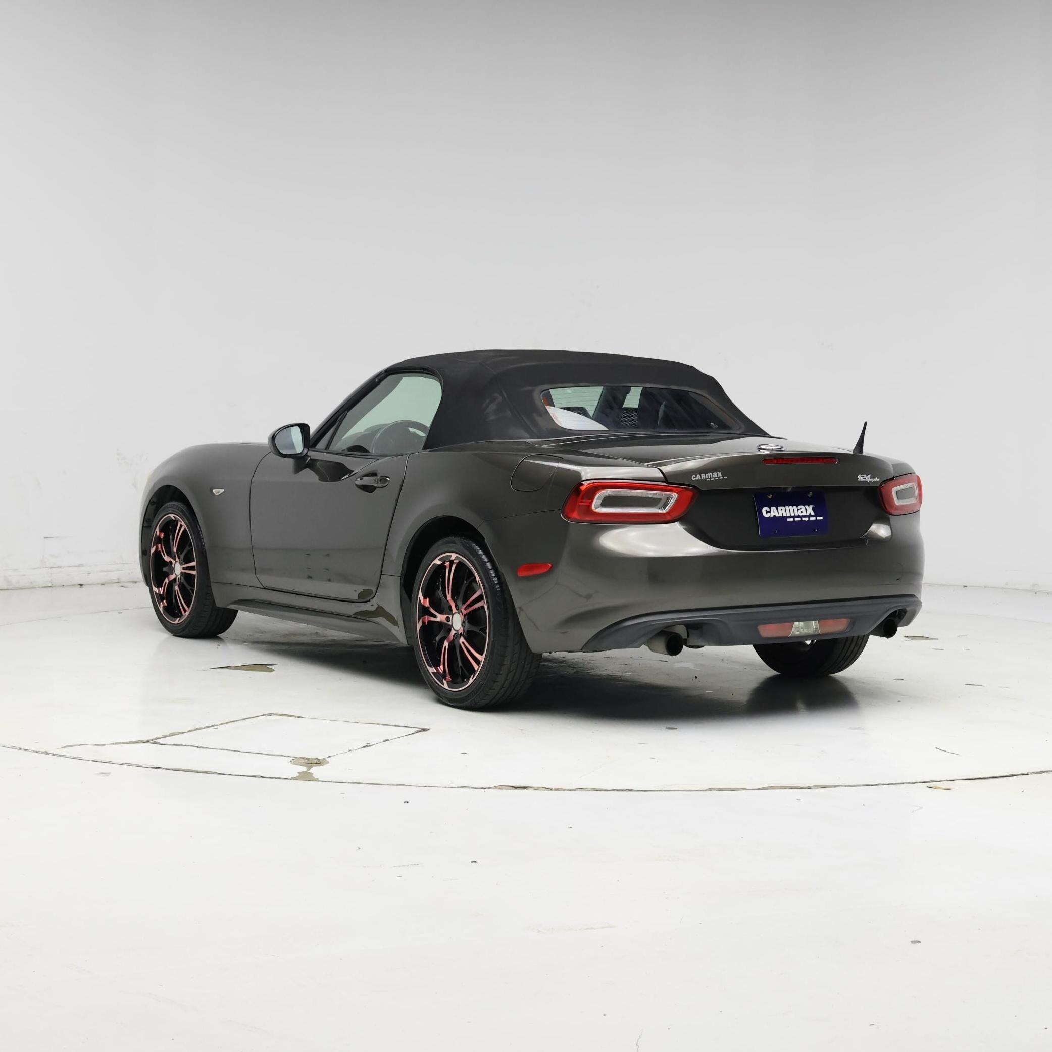 Thumbnail: 2017 Fiat 124 Spider - 2