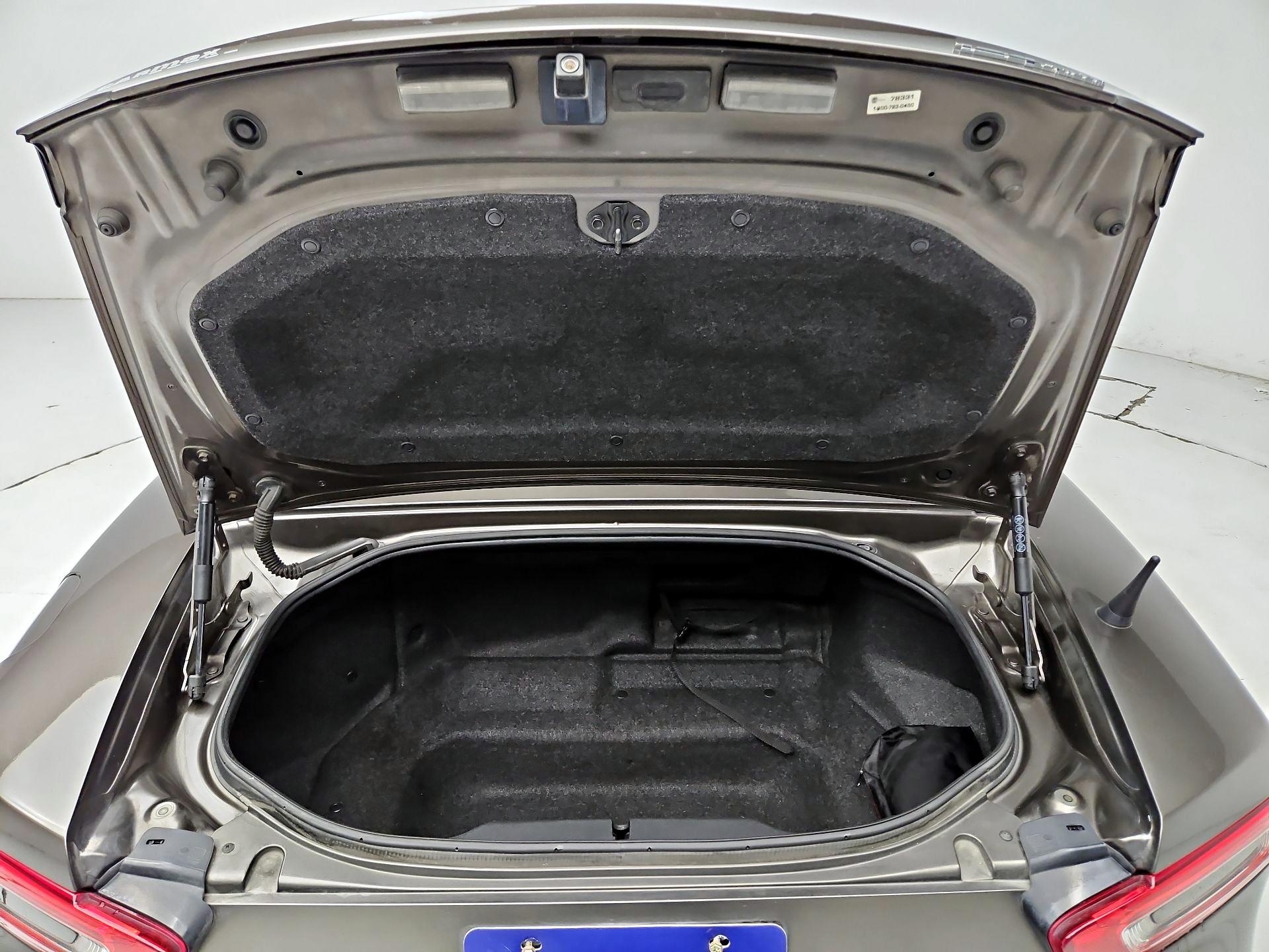 Thumbnail: 2017 Fiat 124 Spider - 20