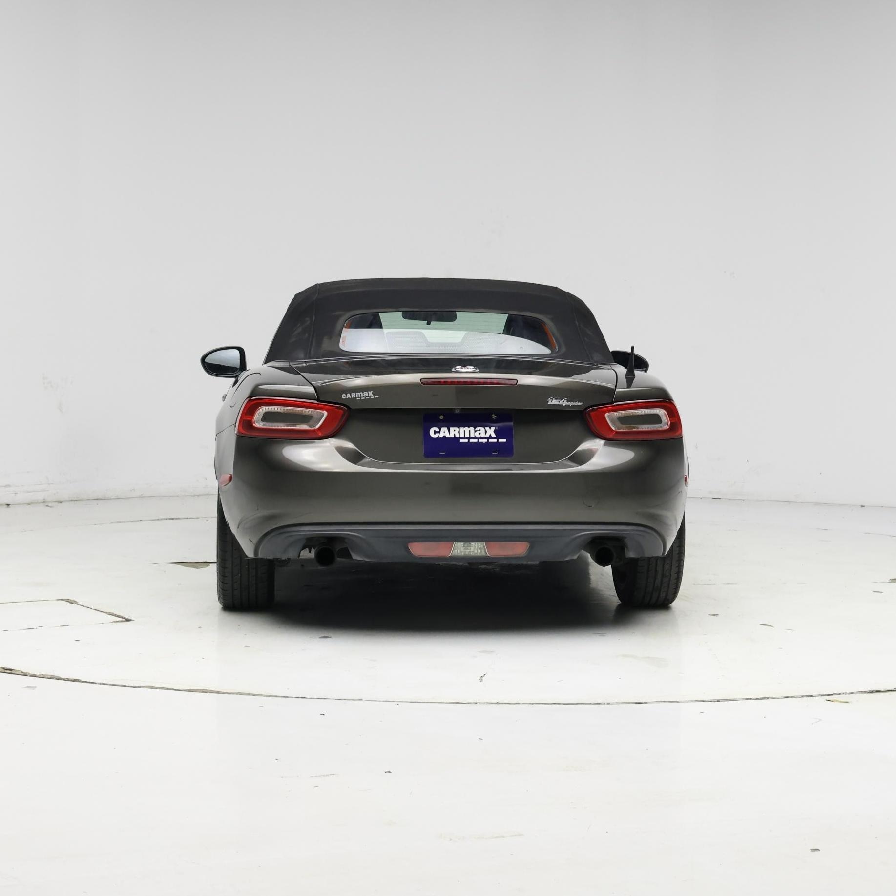 Thumbnail: 2017 Fiat 124 Spider - 6