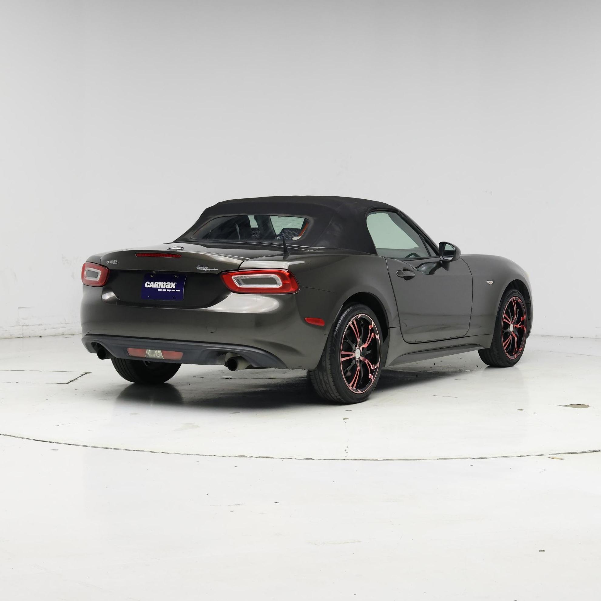 Thumbnail: 2017 Fiat 124 Spider - 8