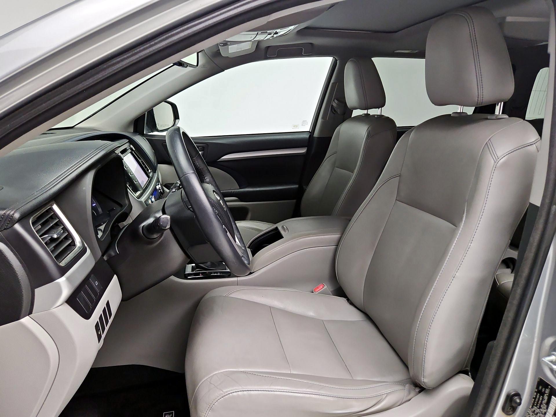 Thumbnail: 2016 Toyota Highlander - 11