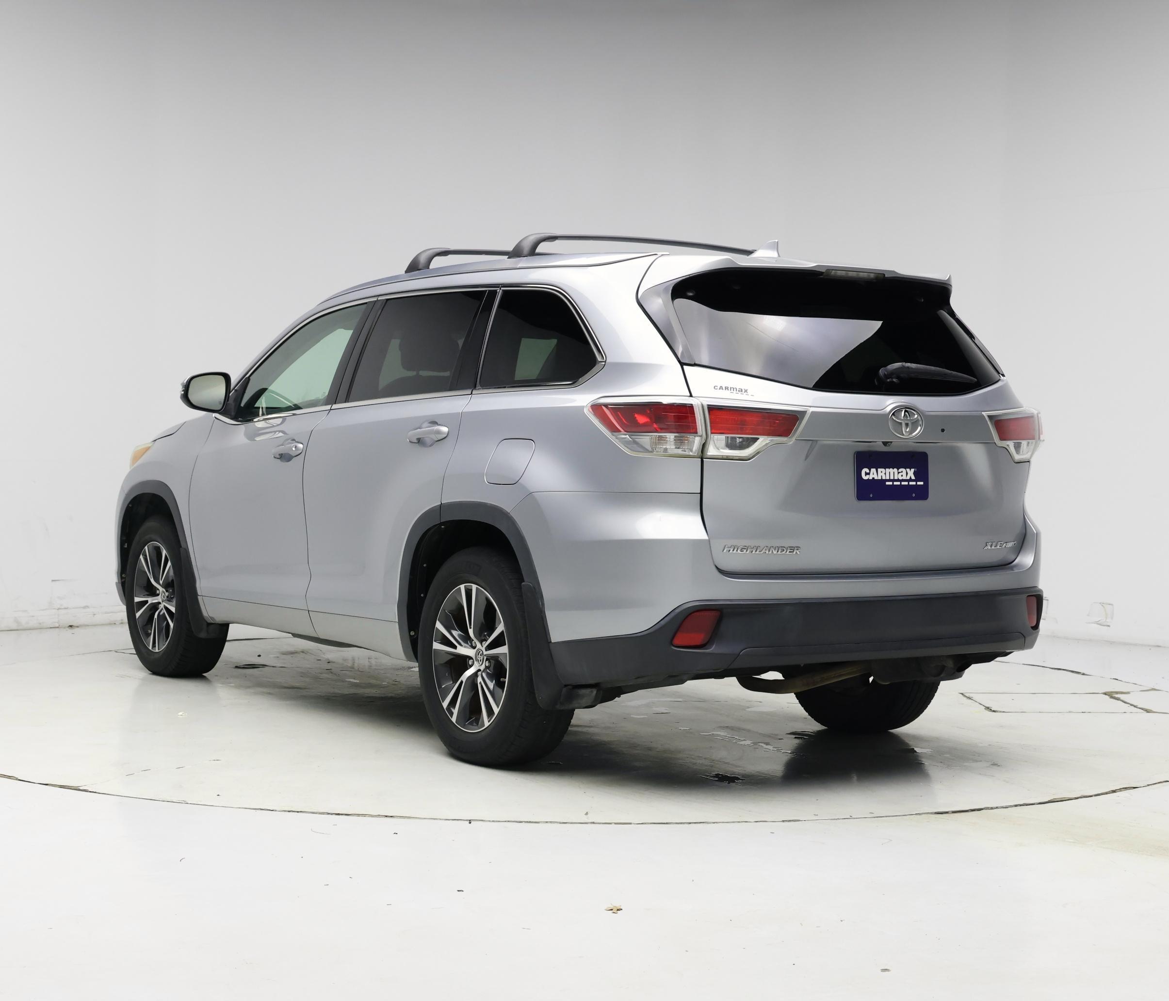Thumbnail: 2016 Toyota Highlander - 2