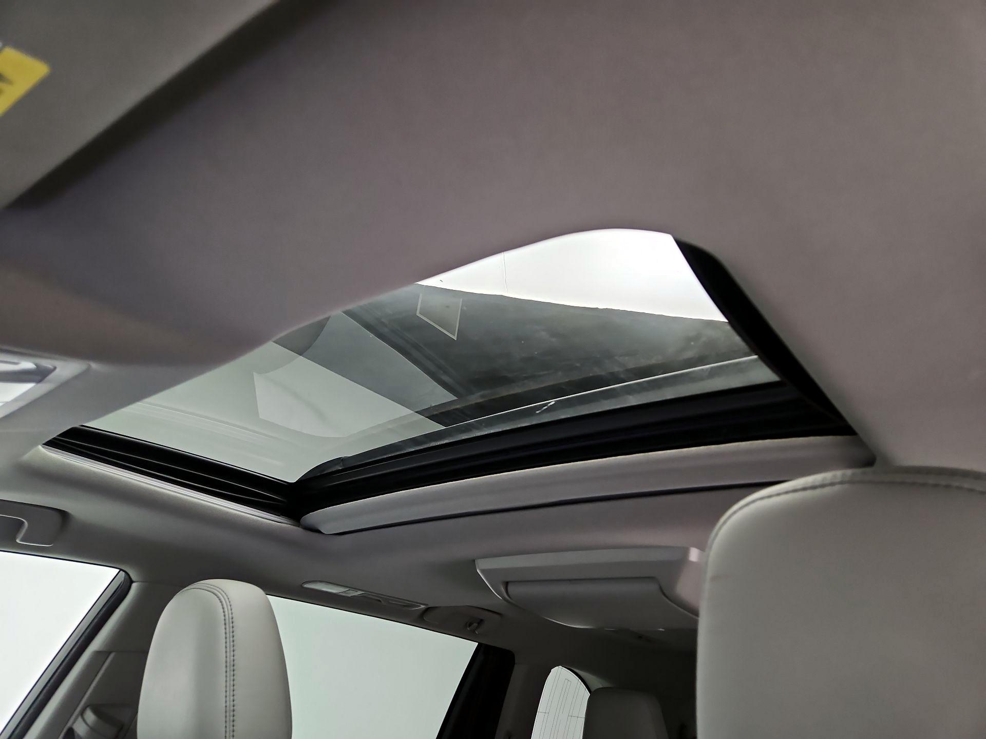 Thumbnail: 2016 Toyota Highlander - 19