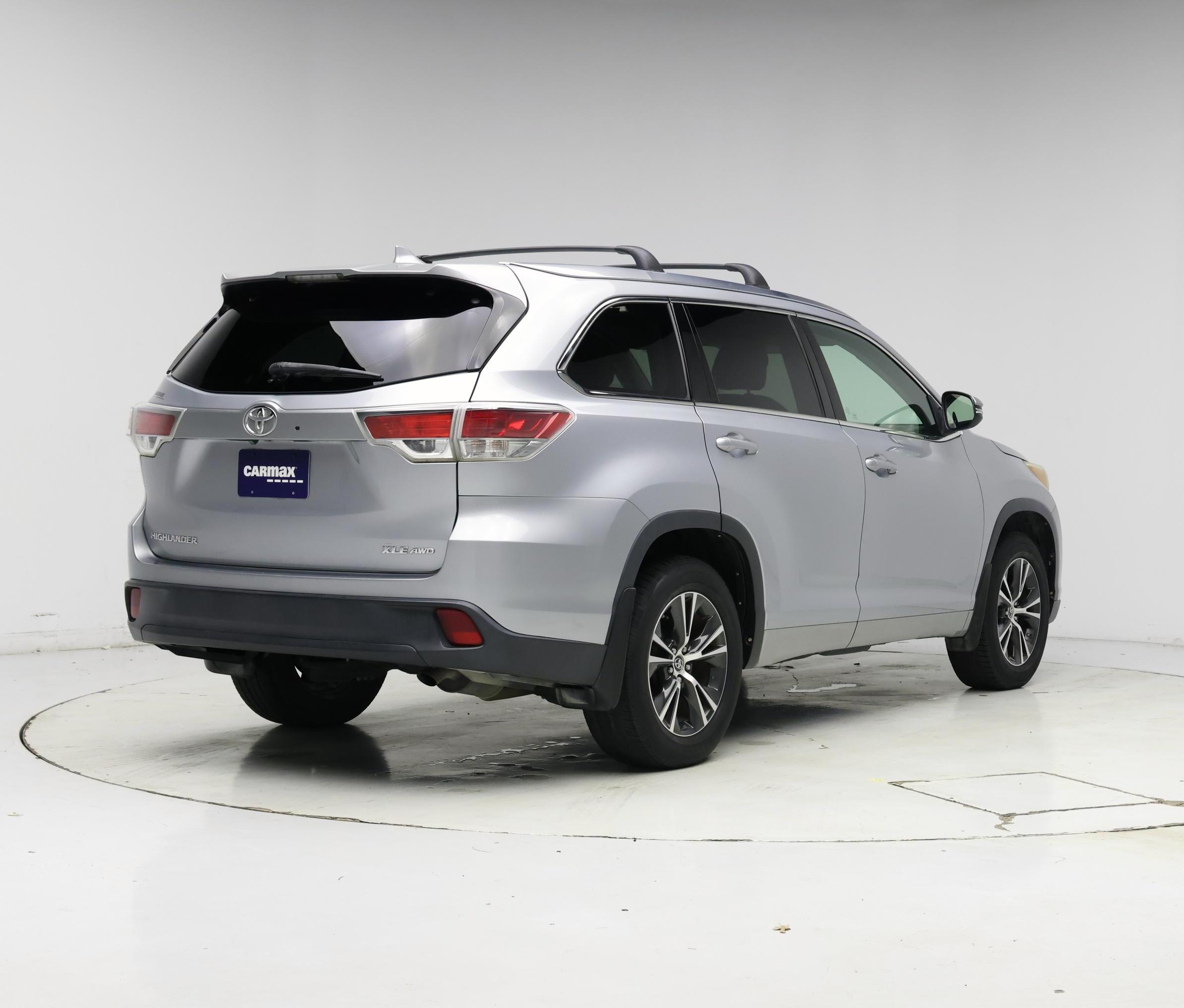 Thumbnail: 2016 Toyota Highlander - 8