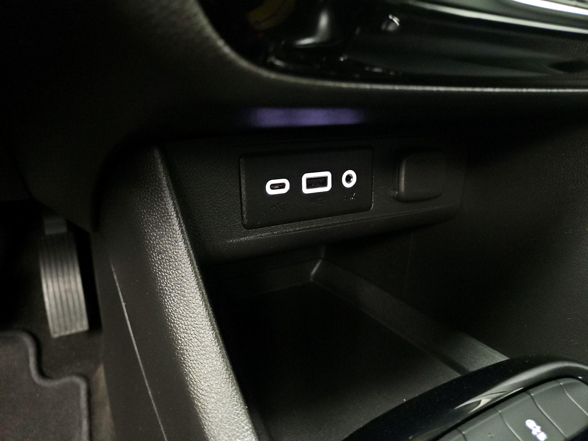 Thumbnail: 2020 Buick Encore GX - 18