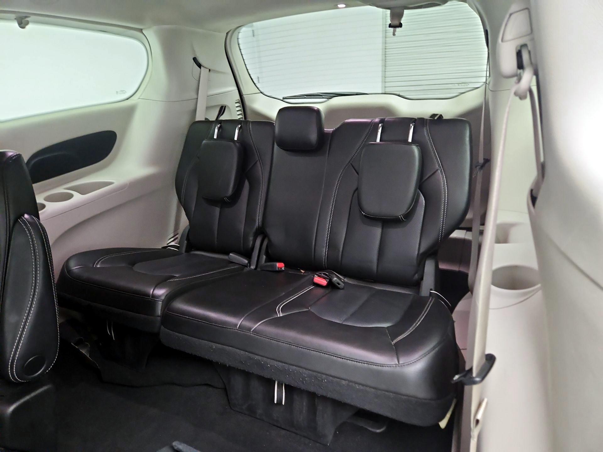 Thumbnail: 2023 Chrysler Pacifica - 20