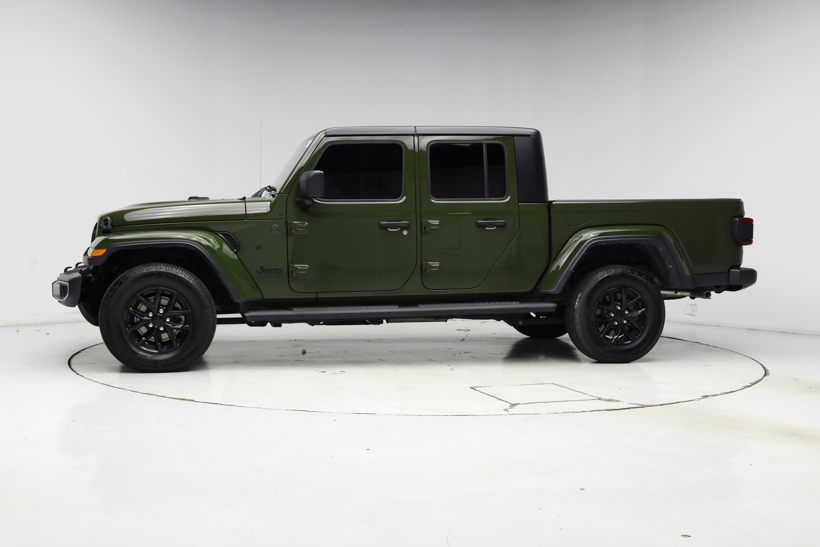 Thumbnail: 2023 Jeep Gladiator - 3