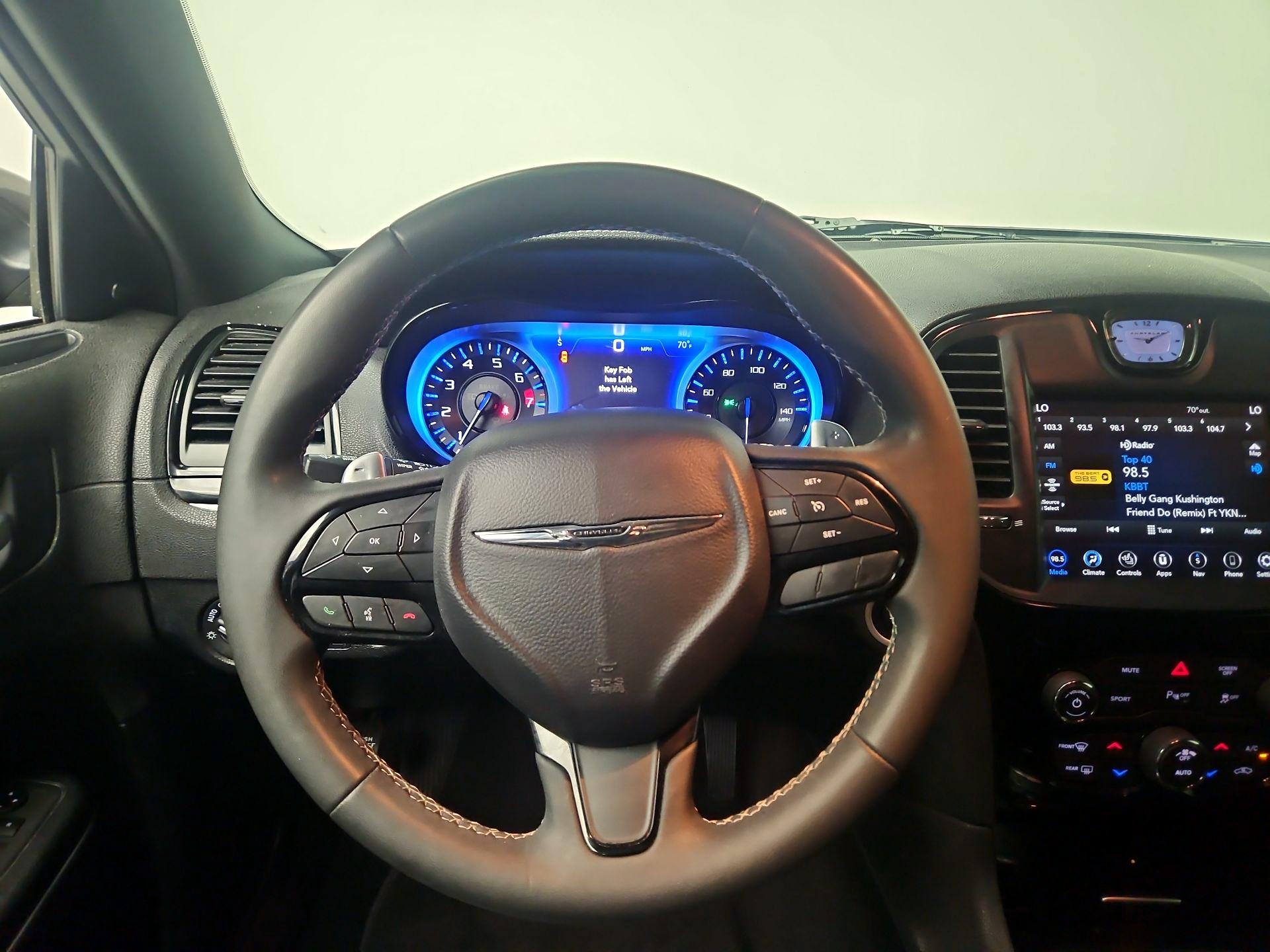 Thumbnail: 2022 Chrysler 300 - 10