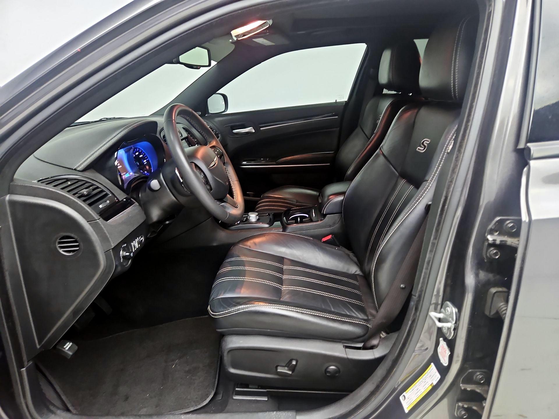 Thumbnail: 2022 Chrysler 300 - 11