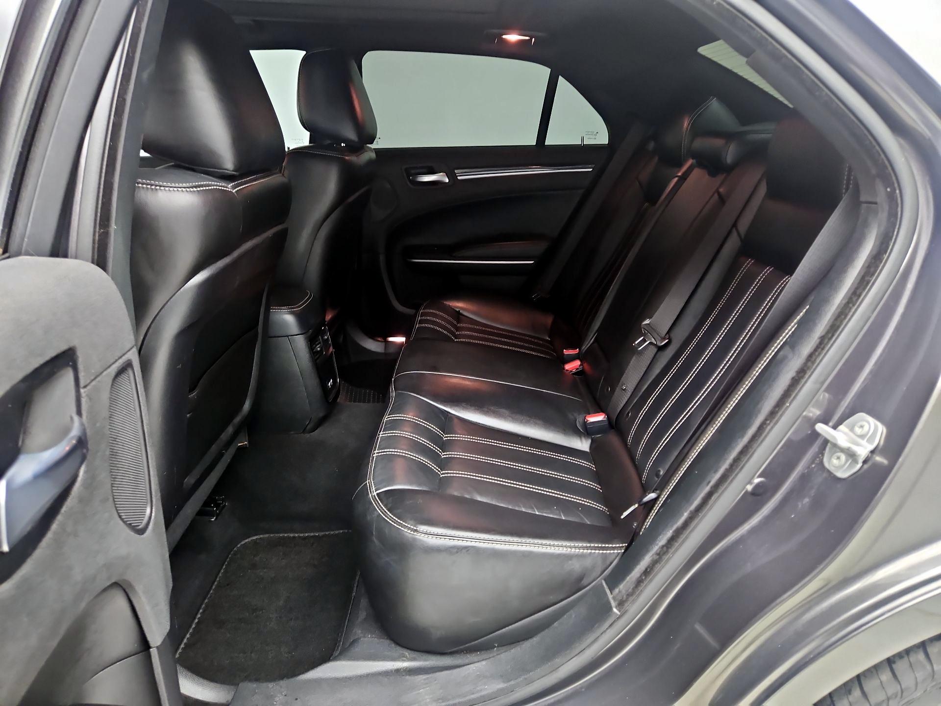 Thumbnail: 2022 Chrysler 300 - 20