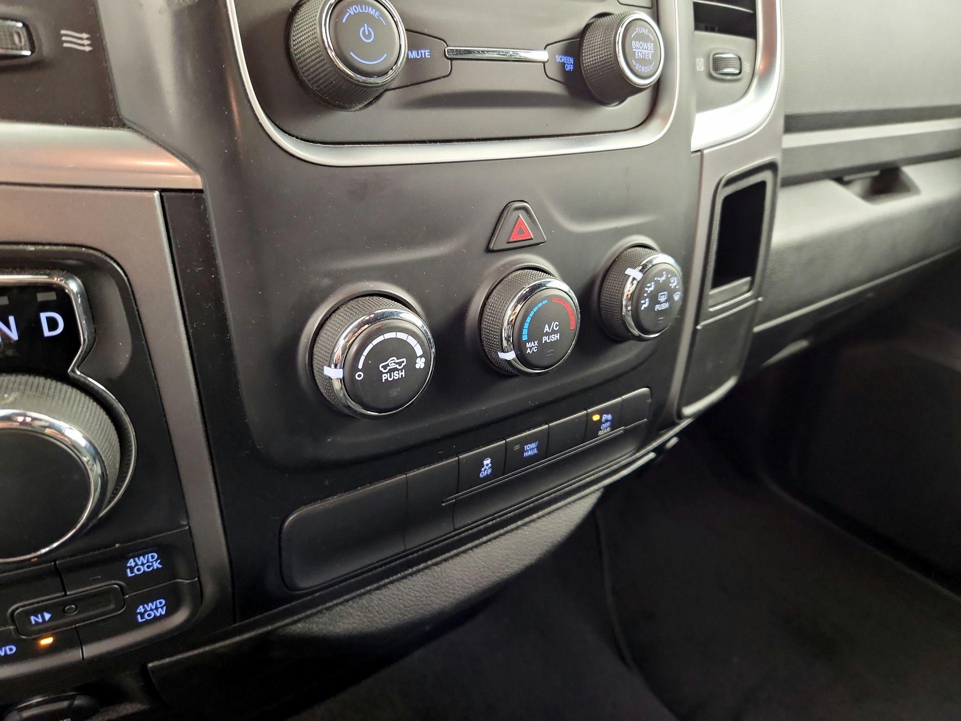 Thumbnail: 2022 RAM 1500 Classic - 16