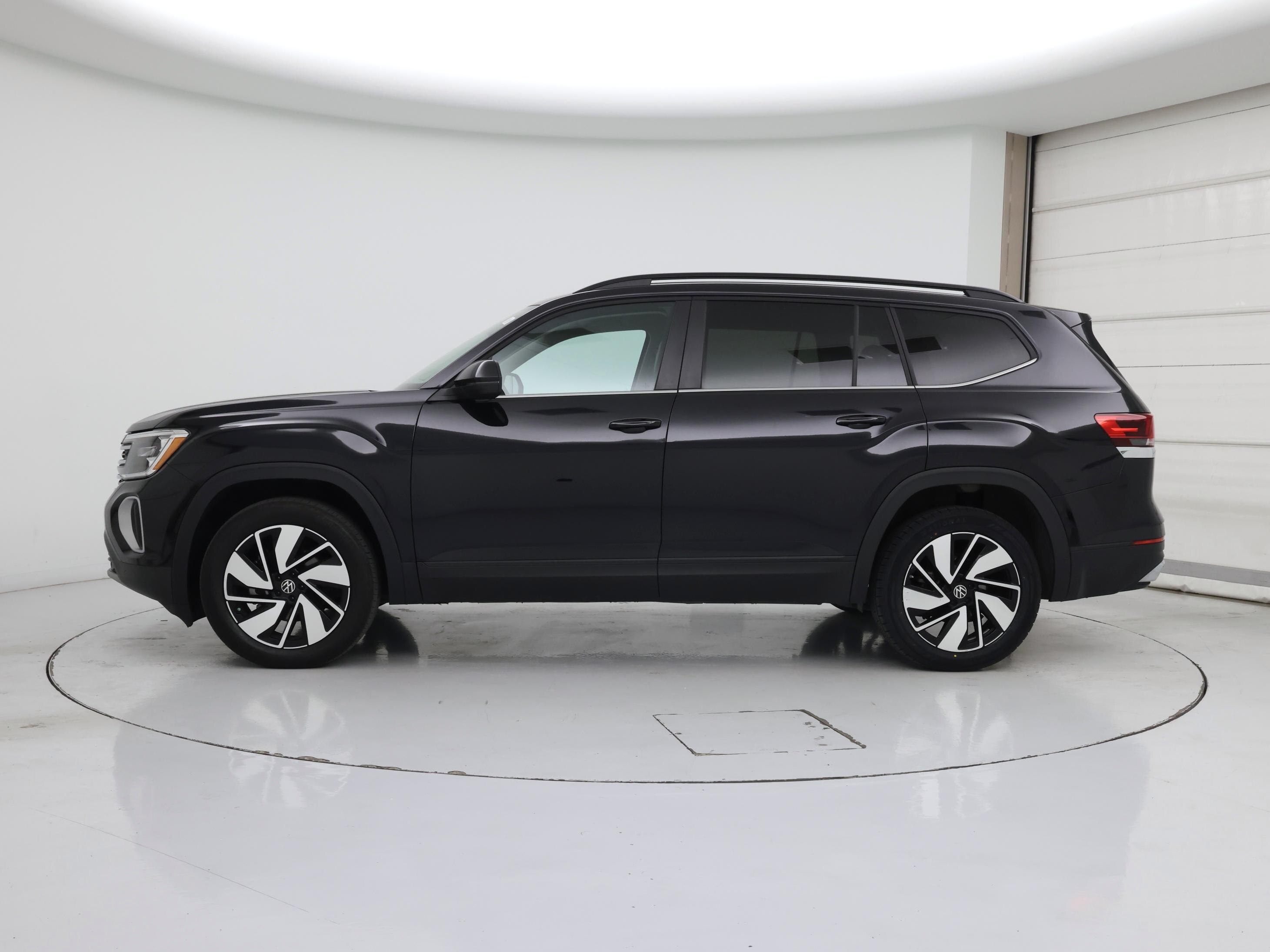 Thumbnail: 2024 Volkswagen Atlas - 3