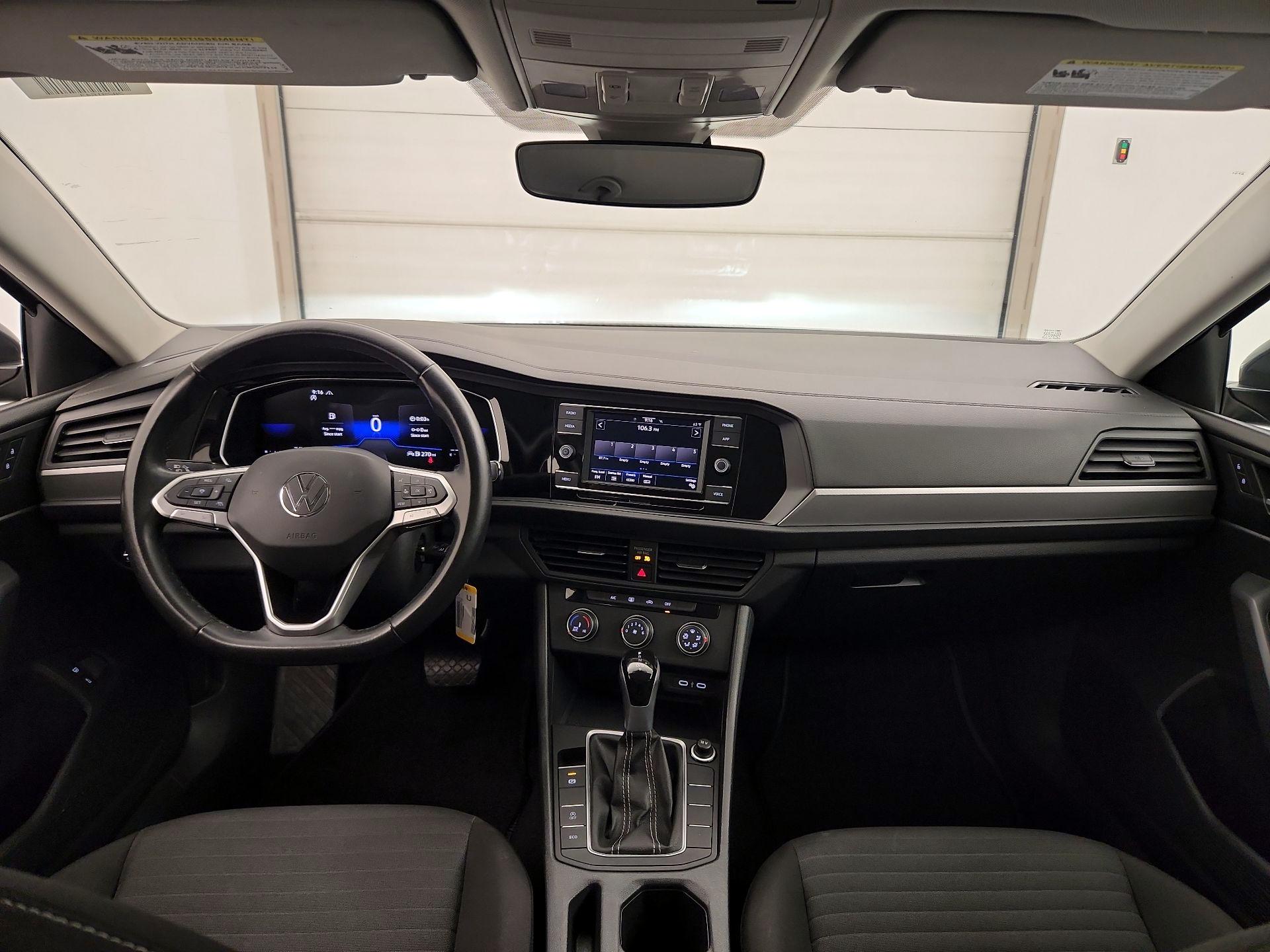 Thumbnail: 2024 Volkswagen Jetta - 9