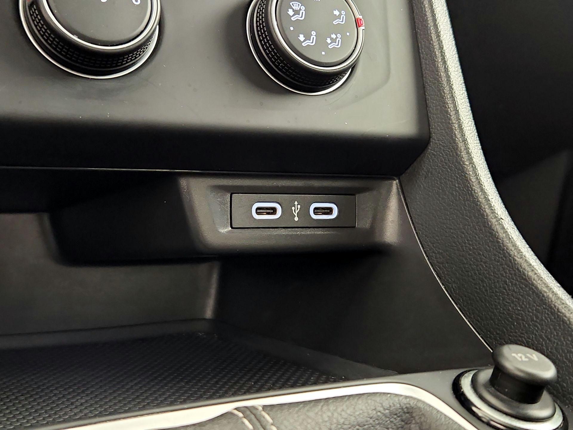 Thumbnail: 2024 Volkswagen Jetta - 18