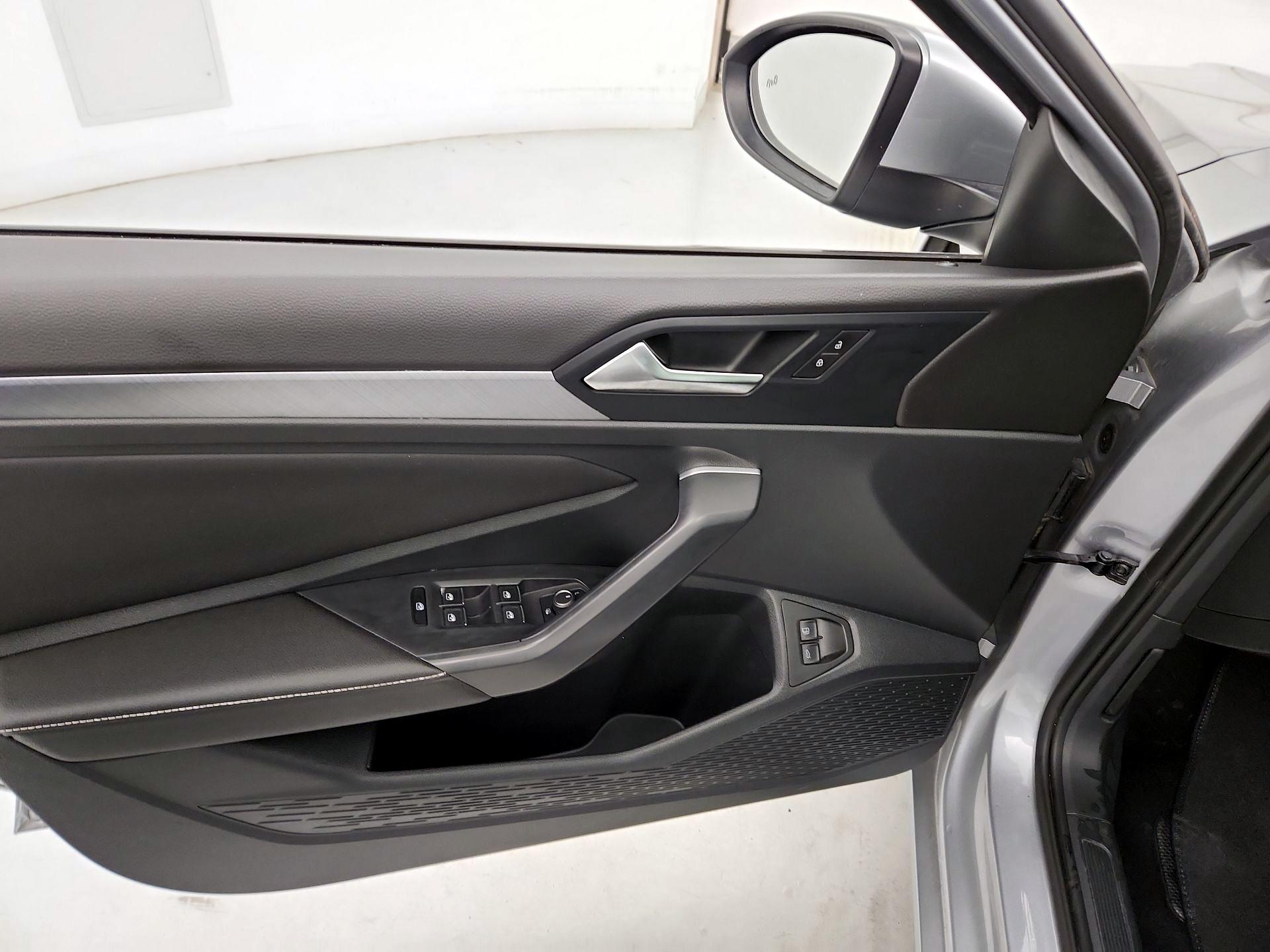 Thumbnail: 2024 Volkswagen Jetta - 12