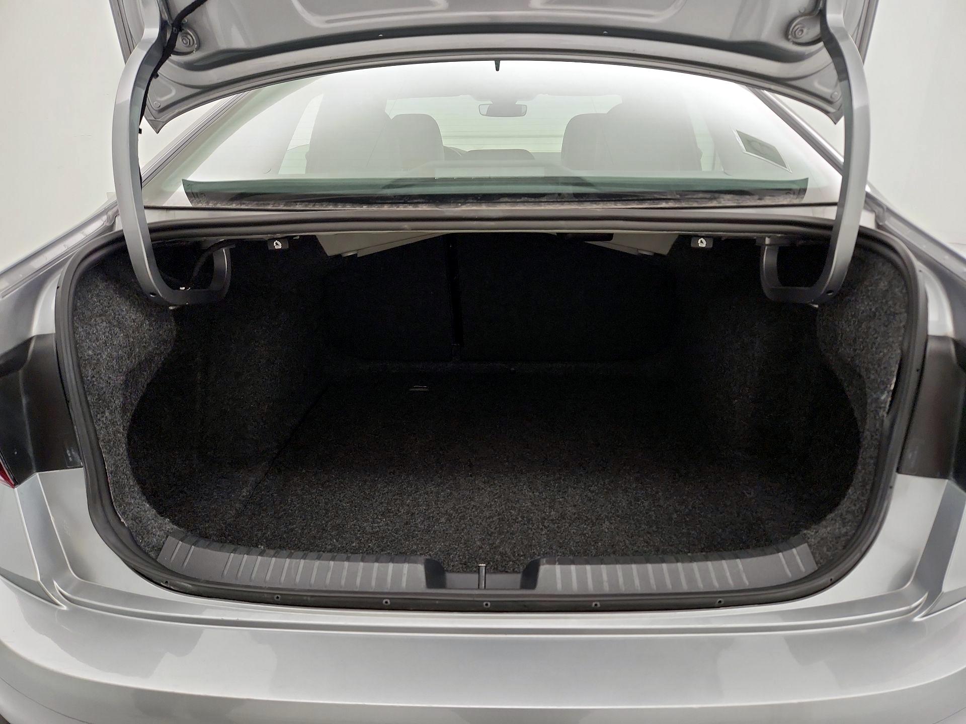 Thumbnail: 2024 Volkswagen Jetta - 20