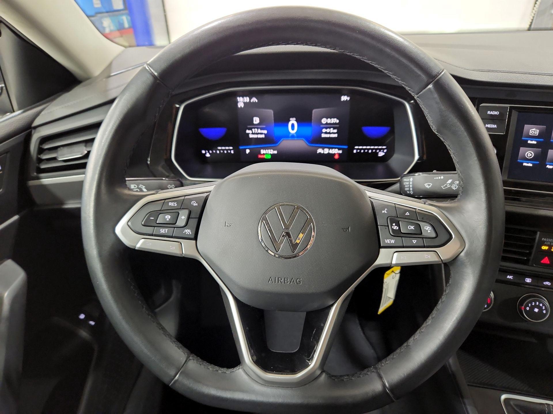 Thumbnail: 2024 Volkswagen Jetta - 10