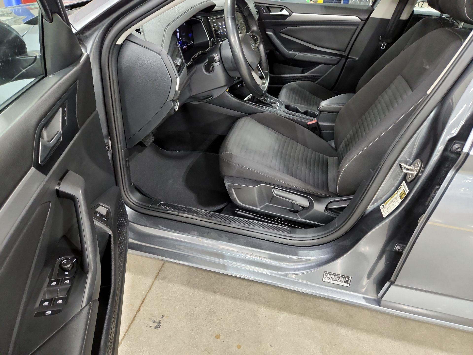 Thumbnail: 2024 Volkswagen Jetta - 11