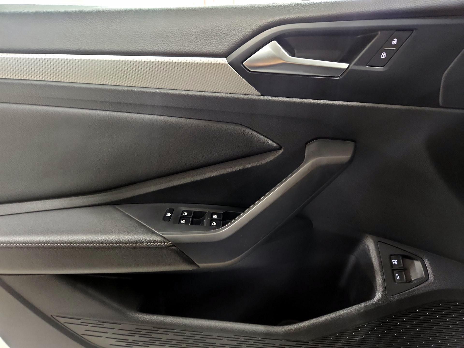 Thumbnail: 2024 Volkswagen Jetta - 12