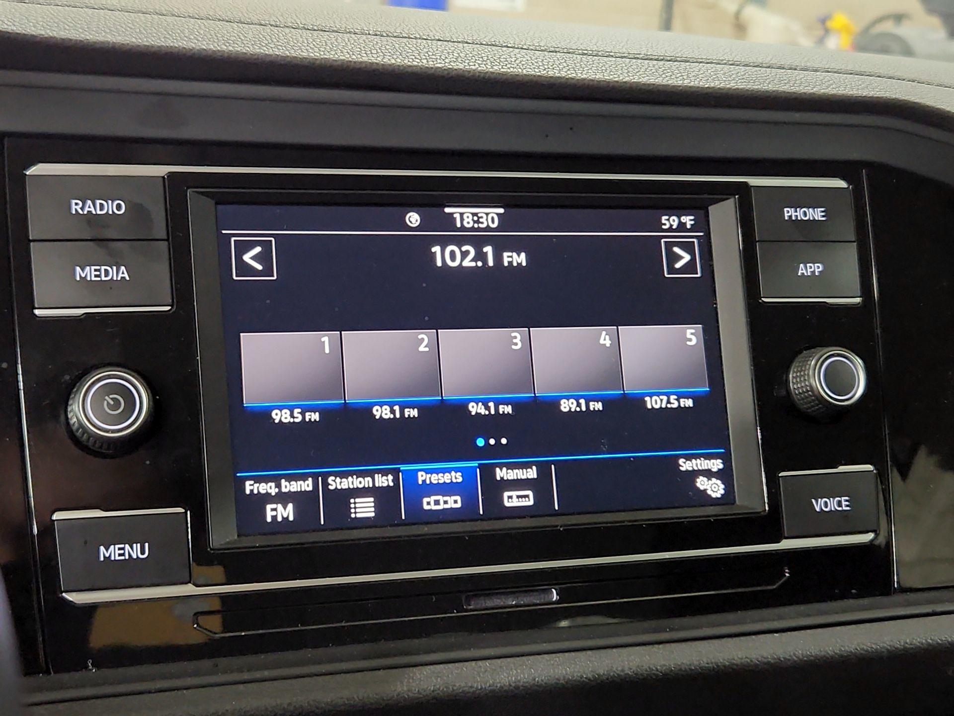 Thumbnail: 2024 Volkswagen Jetta - 15