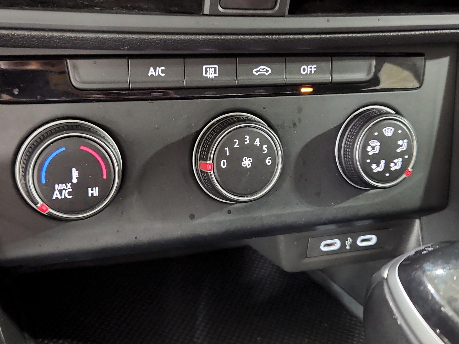 Thumbnail: 2024 Volkswagen Jetta - 16