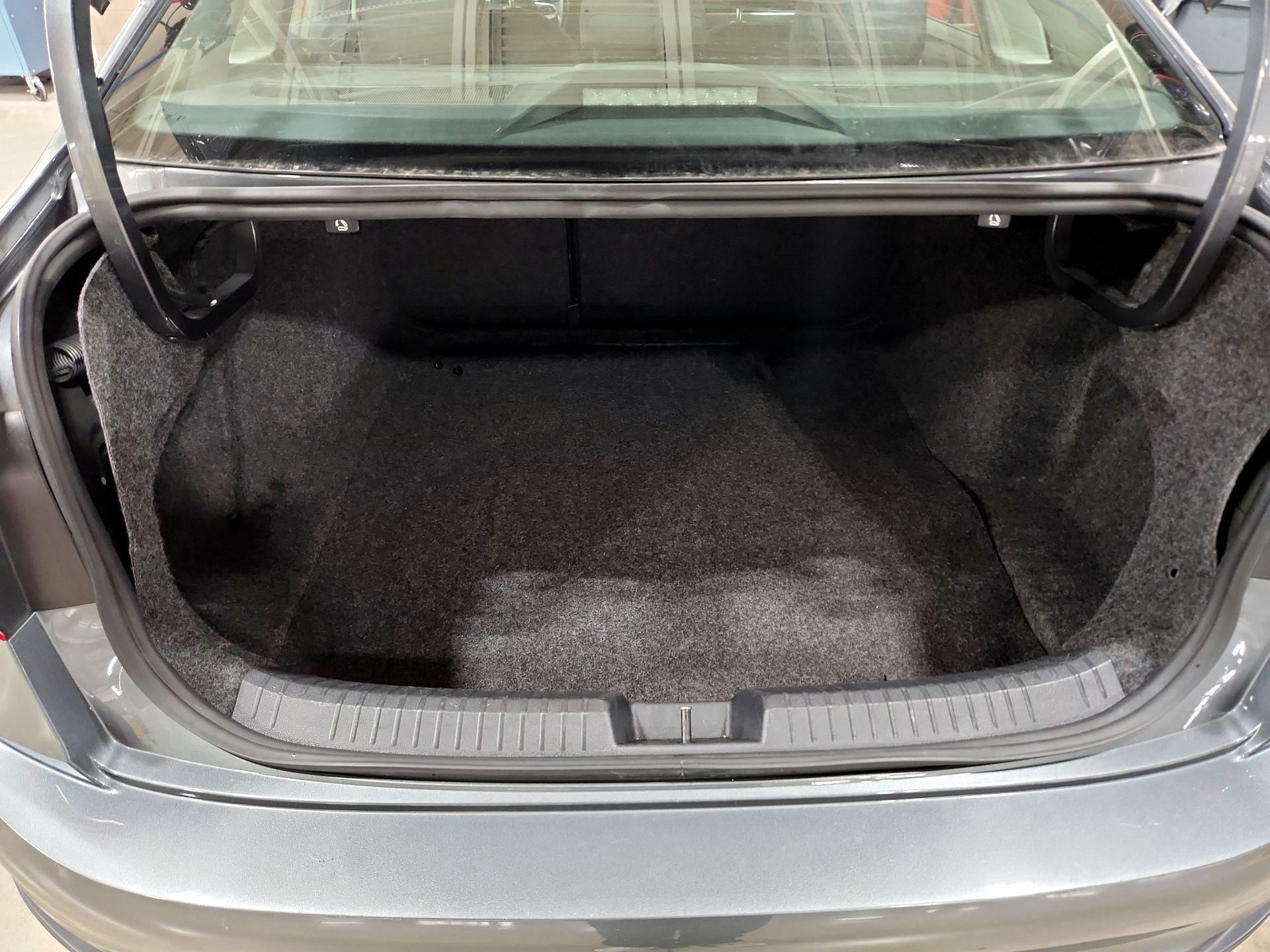 Thumbnail: 2024 Volkswagen Jetta - 20