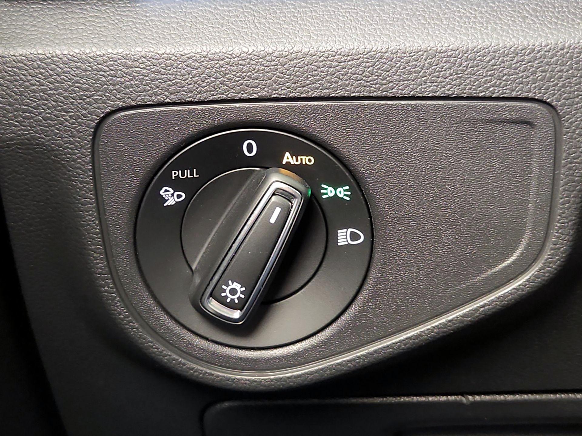 Thumbnail: 2021 Volkswagen Atlas - 13