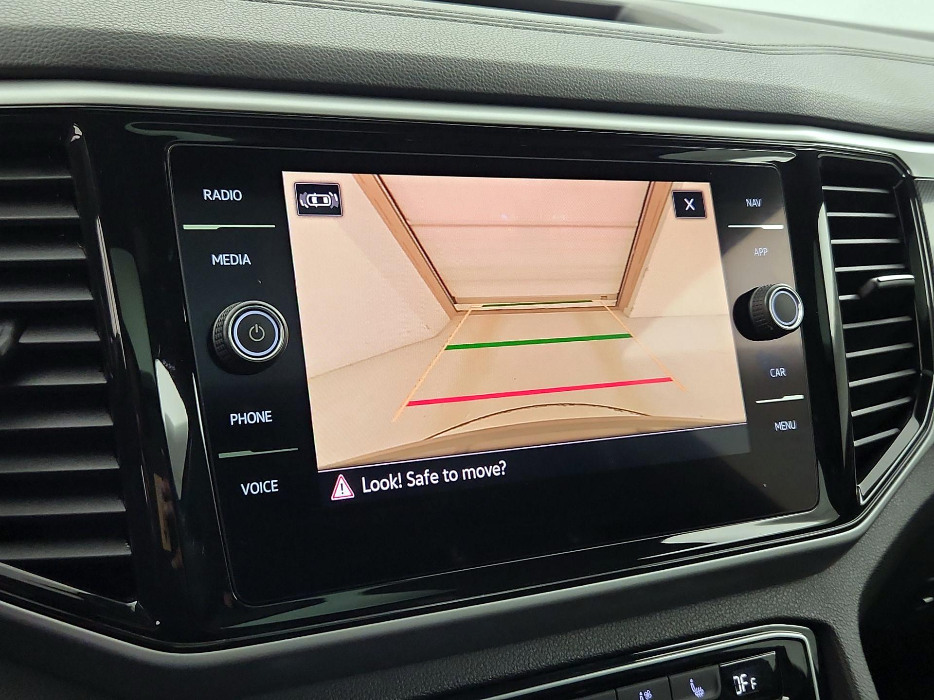 Thumbnail: 2021 Volkswagen Atlas - 14